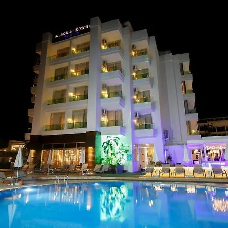Hotell Munamar Beach 4*